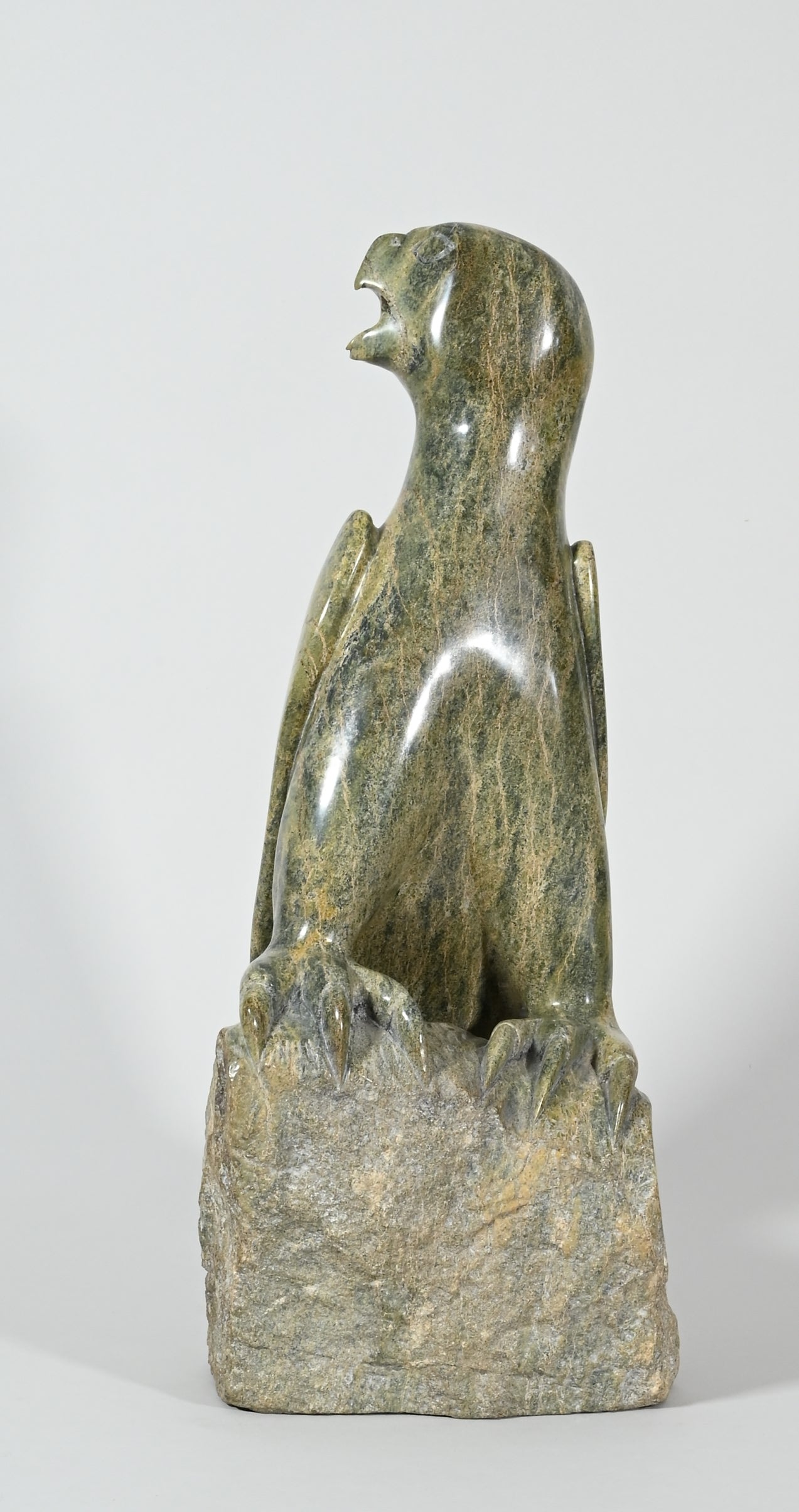 Eagle Sculpture by Ohito Ashoona (1897R) Kimmirut