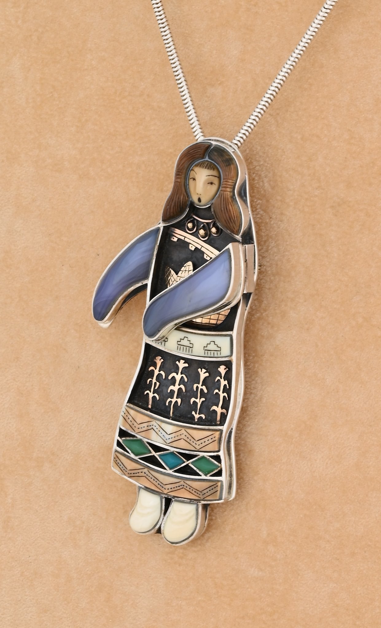 Hopi Woman Pin/Pendant (1996) by Denise and Samuel Wallace