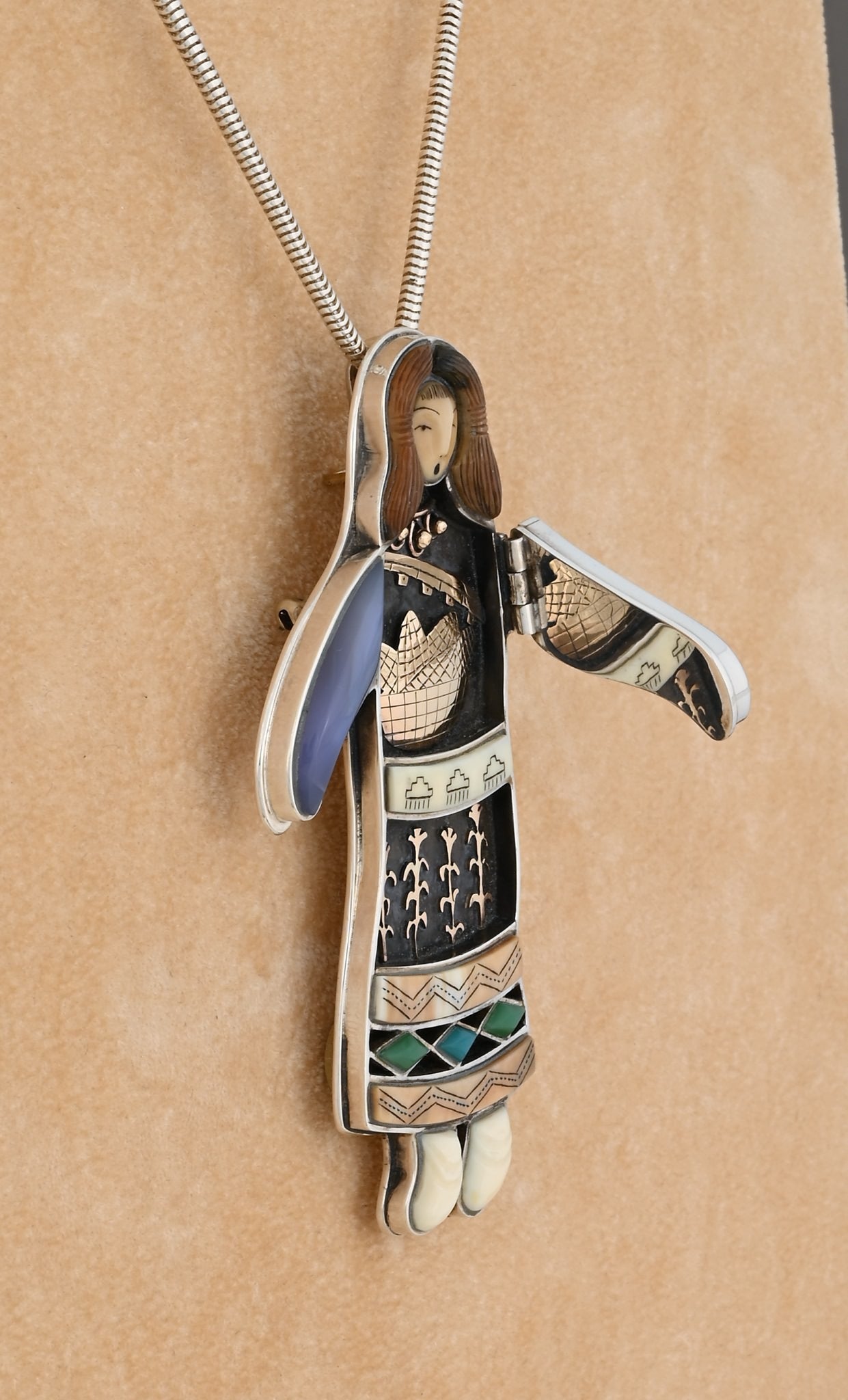 Hopi Woman Pin/Pendant (1996) by Denise and Samuel Wallace