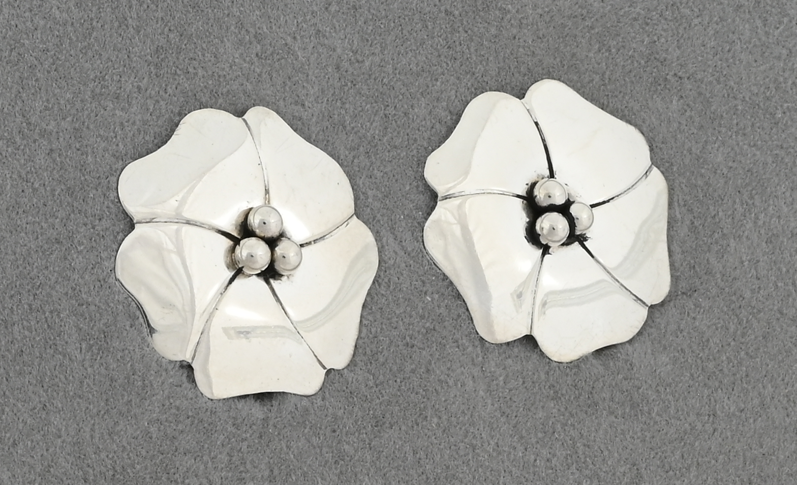 Clip-on Earrings with Flower design by Artie Yellowhorse (vintage)