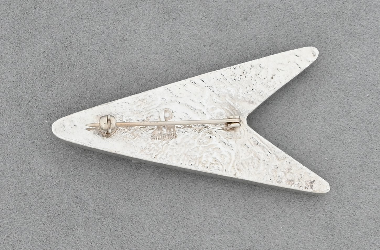 Arrow-Shaped Pin with Inlay