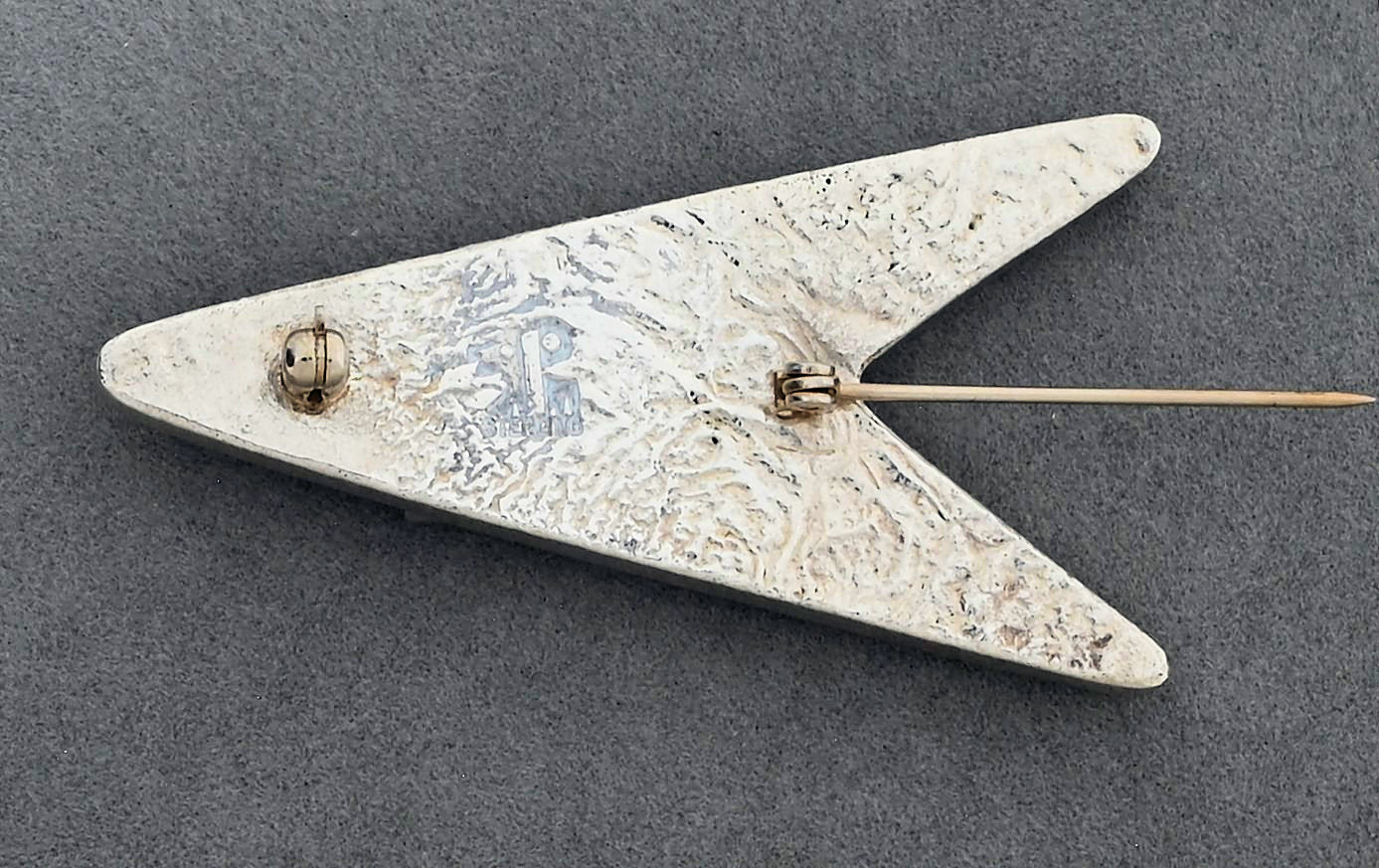 Arrow-Shaped Pin with Inlay