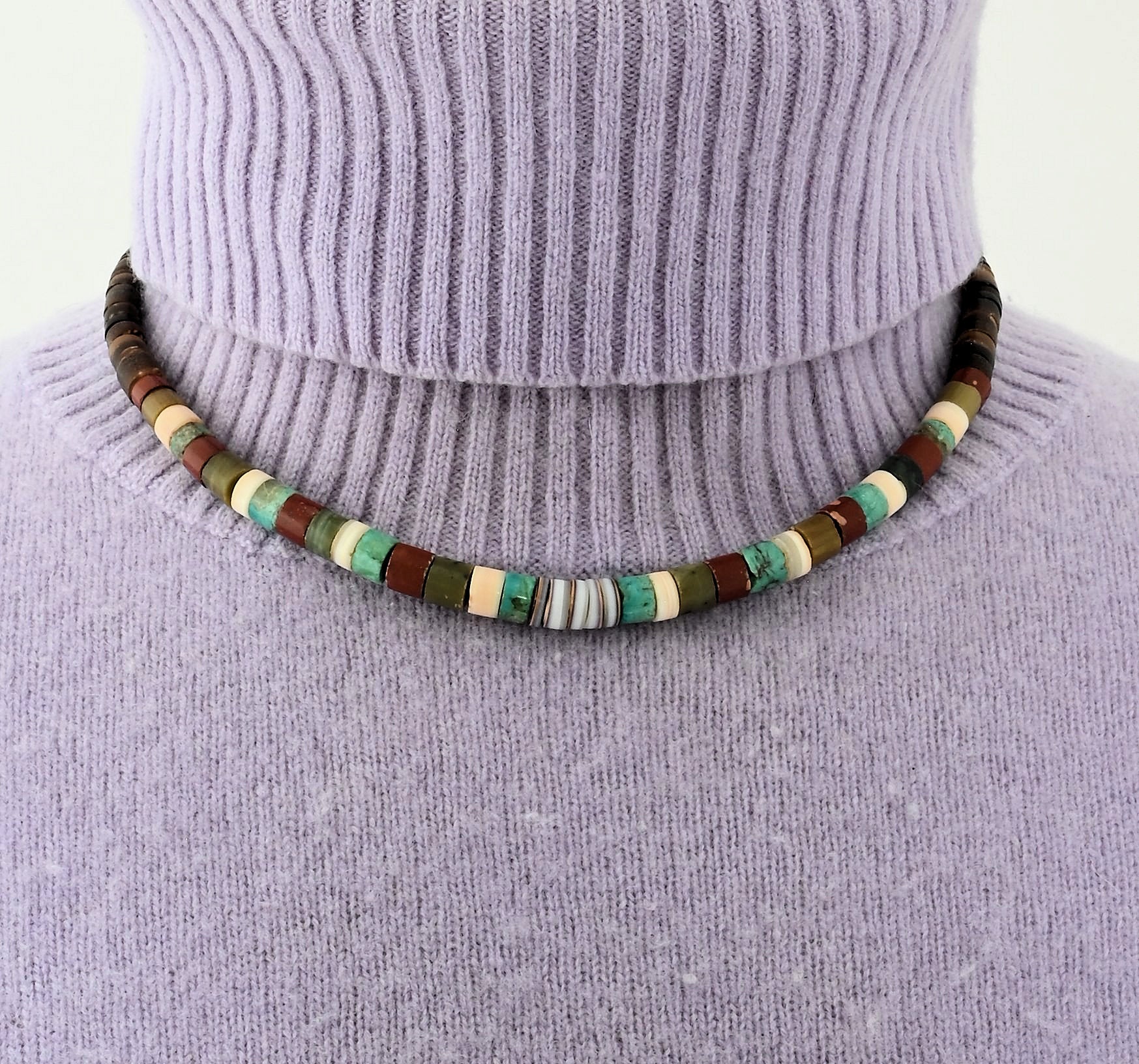 Choker with mixed Rolled Beads