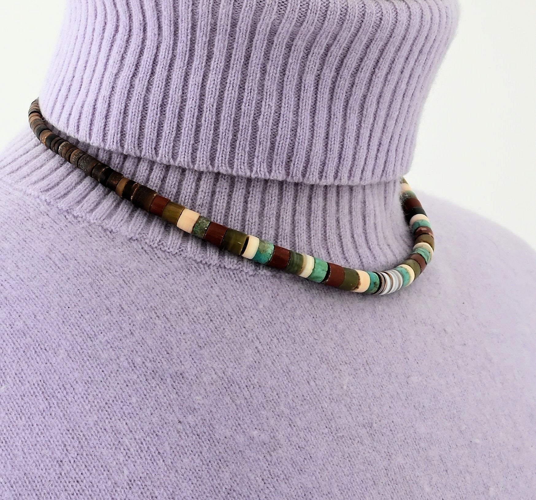 Choker with mixed Rolled Beads