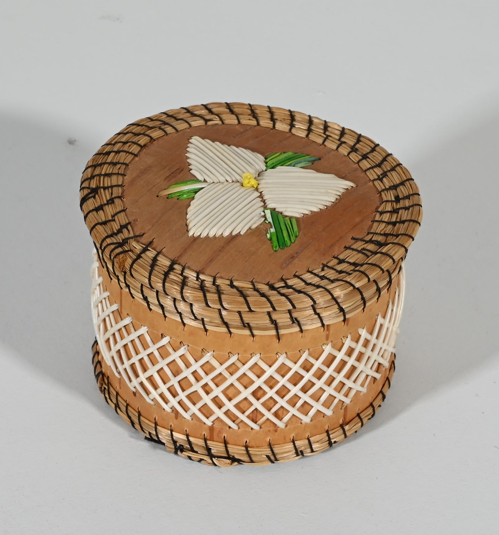 Vintage Anishinaabe Quill Box with Trillium