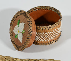 Vintage Anishinaabe Quill Box with Trillium