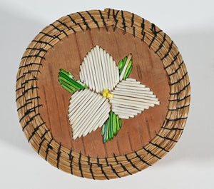 Vintage Anishinaabe Quill Box with Trillium