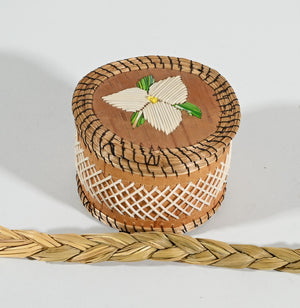 Vintage Anishinaabe Quill Box with Trillium