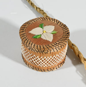 Vintage Anishinaabe Quill Box with Trillium
