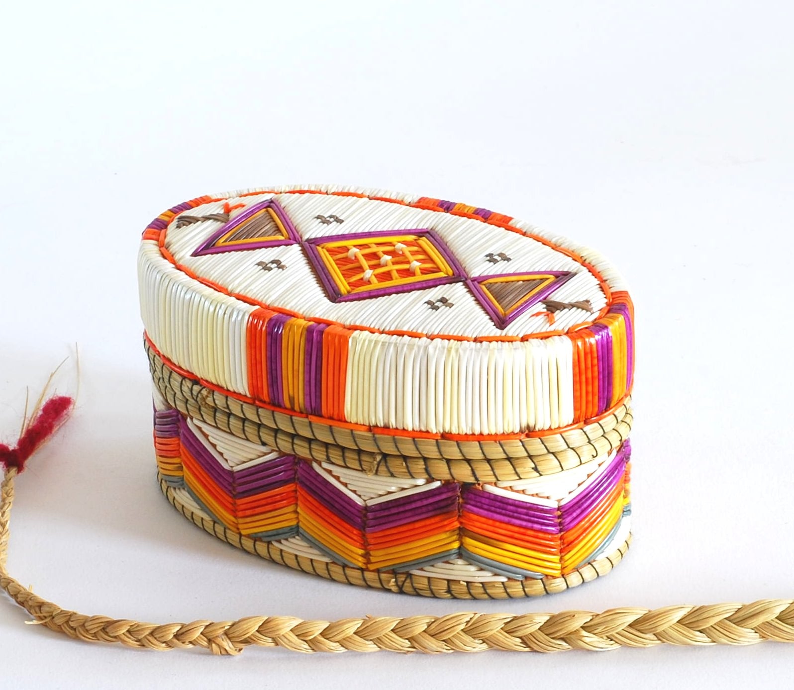 Quill Box with Center "Diamond" and two Triangles by Marina Recollet