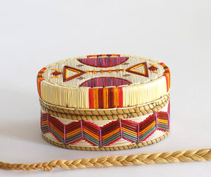Quill Box with Triangles and Arches by Marina Recollet