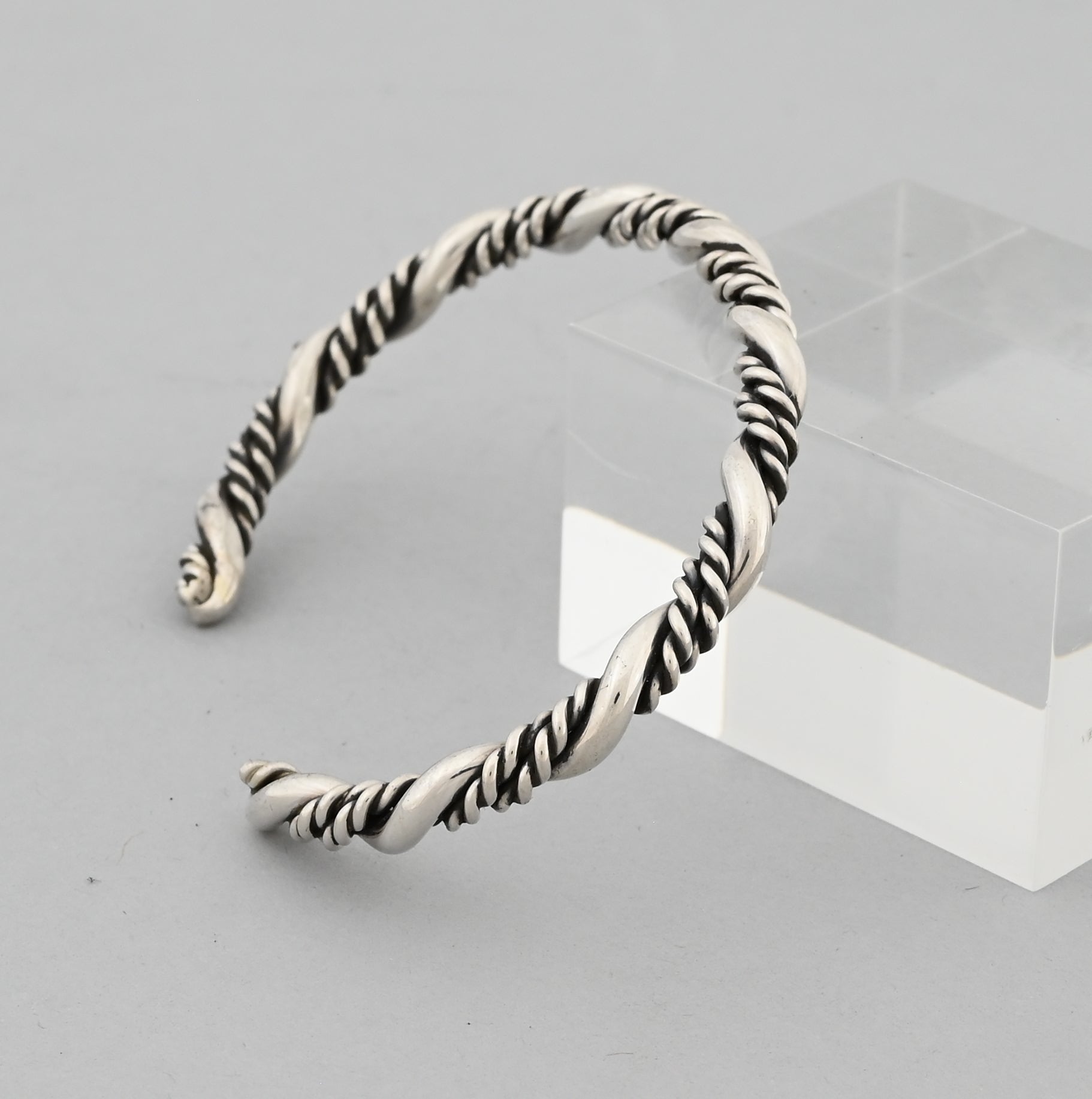 Bracelet with twists by Ben Tahe (Navajo)