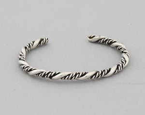 Bracelet with twists by Ben Tahe (Navajo)