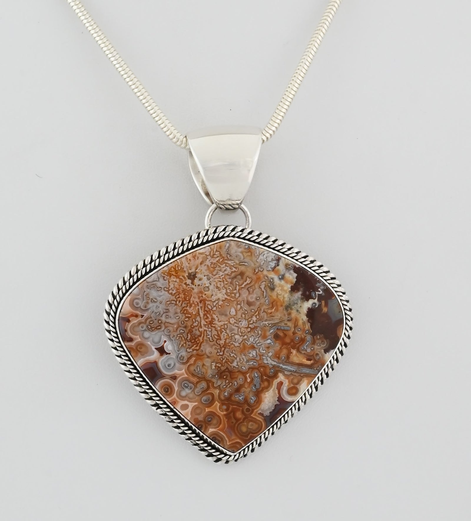Pendant with Lace Agate by Artie Yellowhorse