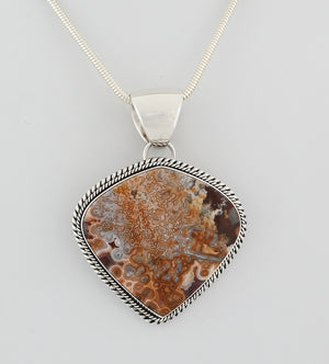 Pendant with Lace Agate by Artie Yellowhorse