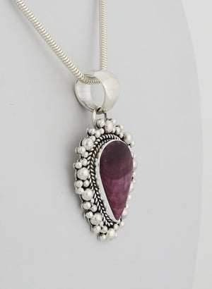 Pendant with Purple Spiny Oyster by Artie Yellowhorse
