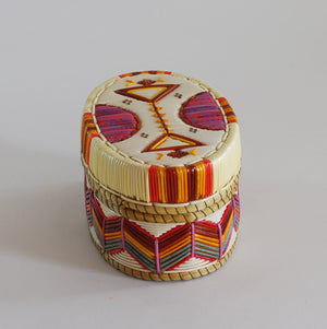 Quill Box with Triangles and Arches by Marina Recollet