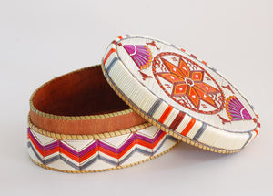 Quill Box with Center Star and Side Fans by Marina Recollet