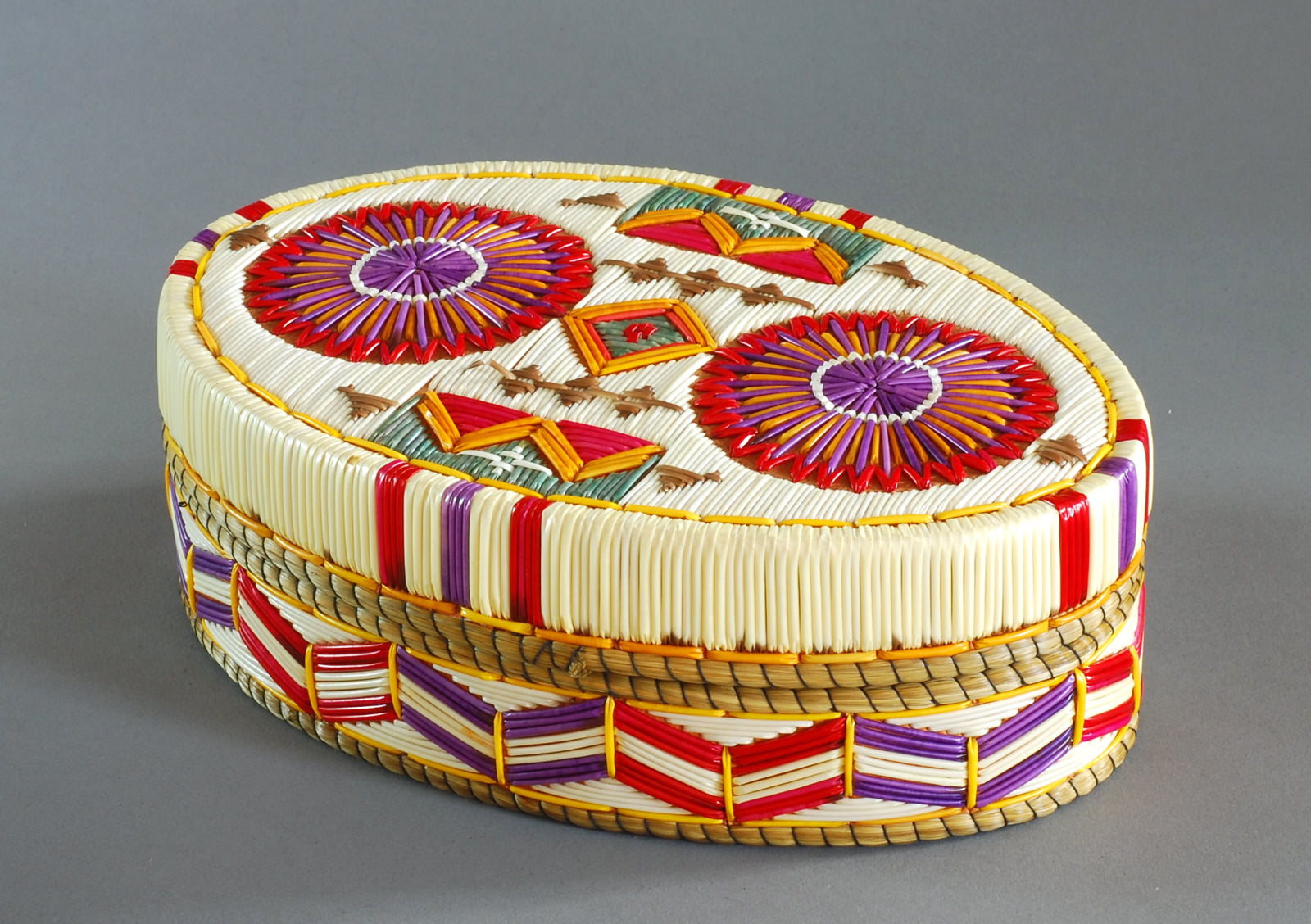 Quill Box with Two Round Rosettes by Marina Recollet