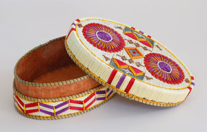 Quill Box with Two Round Rosettes by Marina Recollet