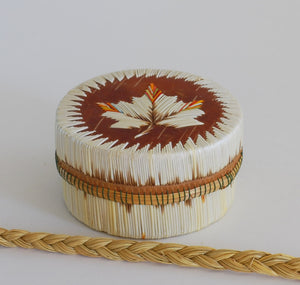Quill Box with Modified Maple Leaf by Unknown Artist