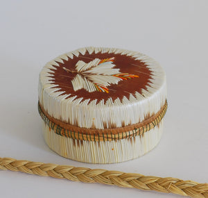 Quill Box with Modified Maple Leaf by Unknown Artist