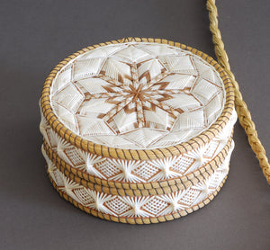 Quill Box with Triple Star by Marina Recollet