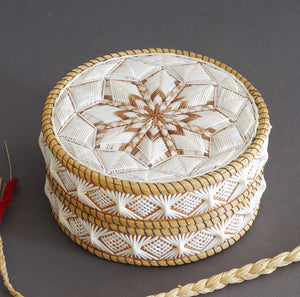Quill Box with Triple Star by Marina Recollet