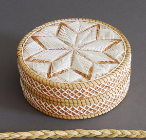 Quill Box with Geometric Star by Marina Recollet