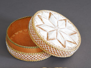 Quill Box with Geometric Star by Marina Recollet