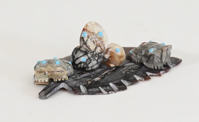 Frog Fetish by Marlon Lowsayatee